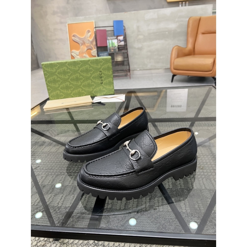 G*u*i leather shoes